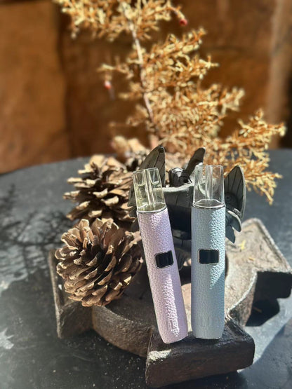 【ILIA哩亞布紋主機】 一代革調系列高檔色系換彈式霧化桿/兩段式調節功率電子煙主機/通用哩啞，lana，sp2等一代煙彈-VAKA糖果雲煙館